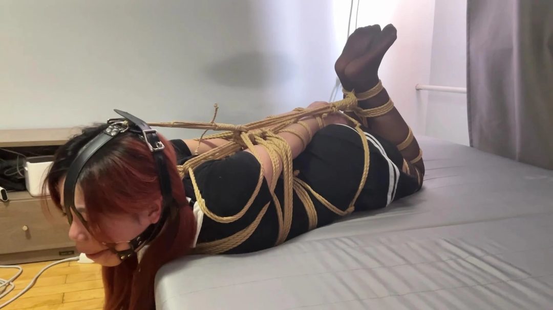 真实直臂蛇缚驷马挣扎，给妹妹痛的不停求饶-3