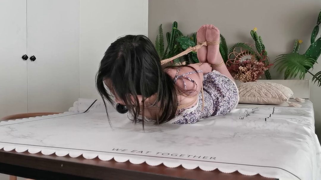 尤涵碎花吊带裙直臂驷马真实放置-8