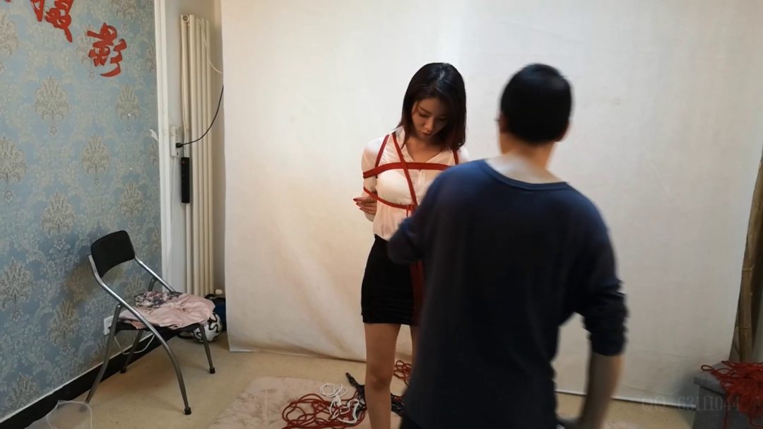 柳洋 透明白衬衣 凉鞋美脚 日式红绳绑-2