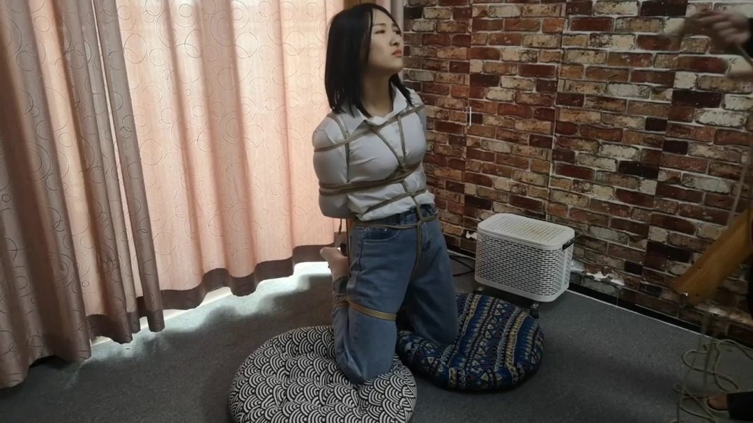 嘉文 被捆绑的牛仔裤-7