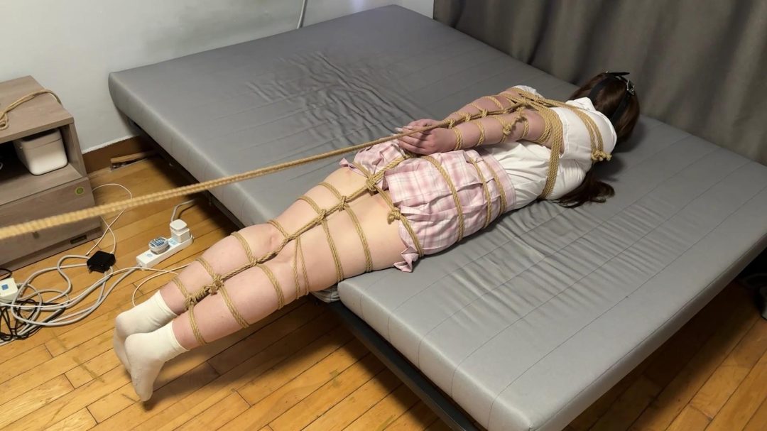 素人妹妹的超紧暴杀驷马！白短袜马具口球堵嘴-6