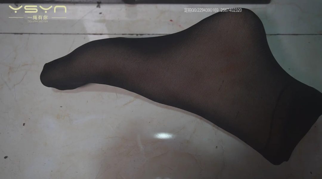 【割断双脚的女孩】深入虎穴只身一人调查户口的女井被偷袭打晕全身捆在桌子上关铁笼玩弄后隔割断双脚-15