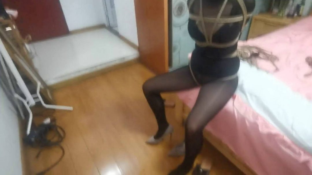 出租屋初试外出、差点被发现、心惊肉跳的-2