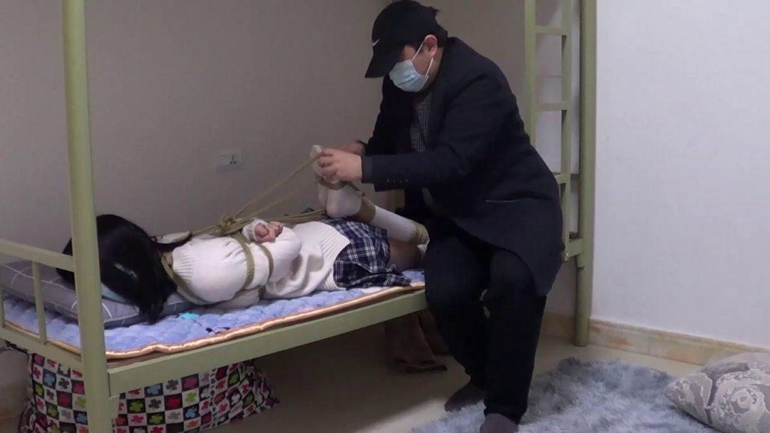 红豆 简单粗暴的 白丝JK 驷马挣扎-4