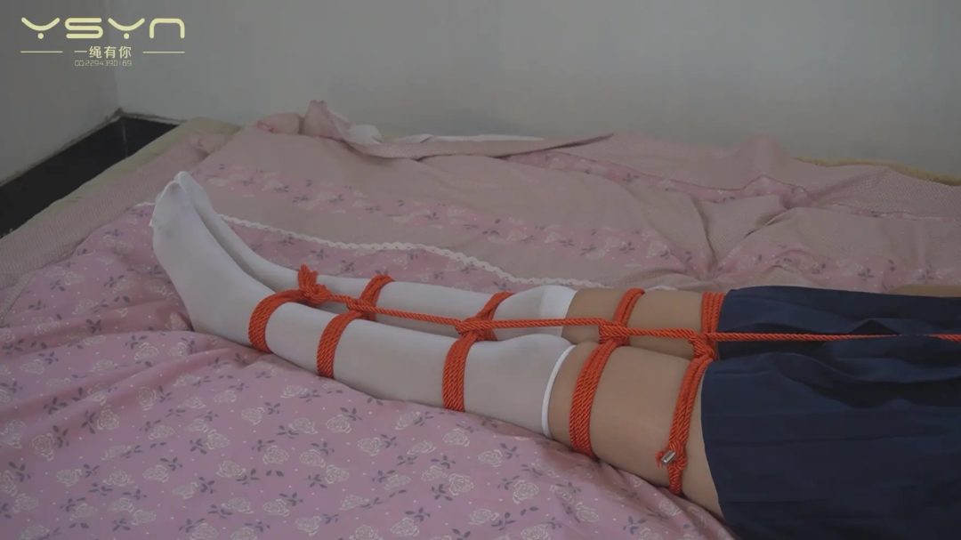 【夜魔惊梦】漂亮的水手服女孩入梦后惨遭蒙面入室各种姿势捆绑挠脚心腋窝-6