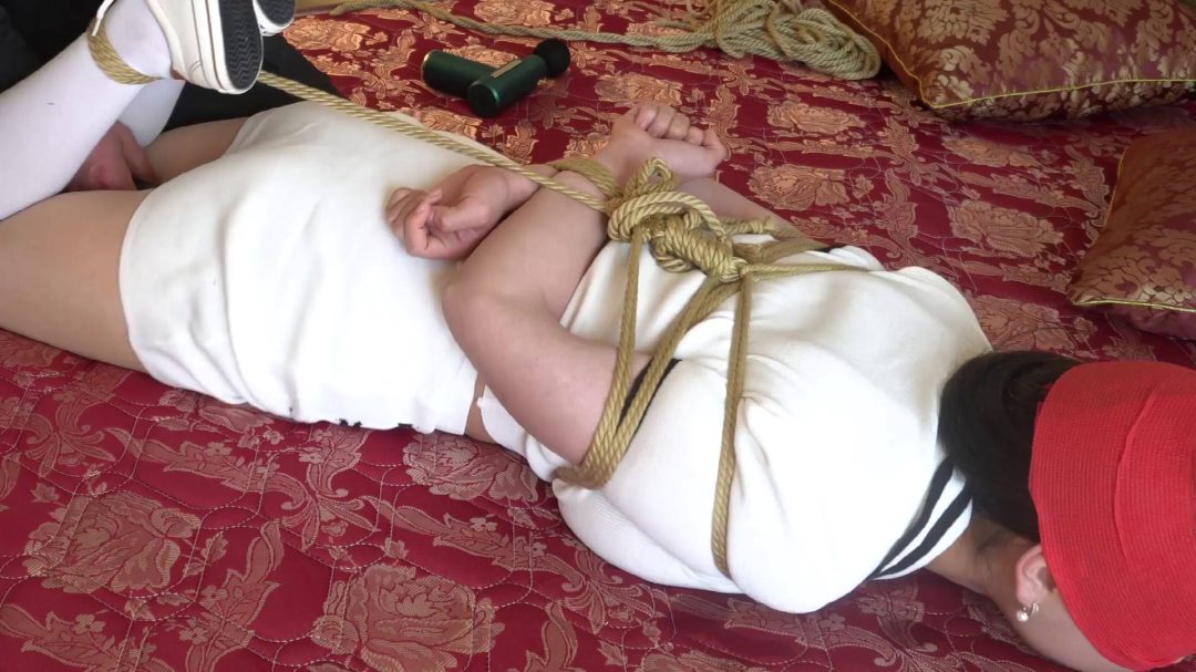 佳宁绑在床上的白色娇娃第二季-6