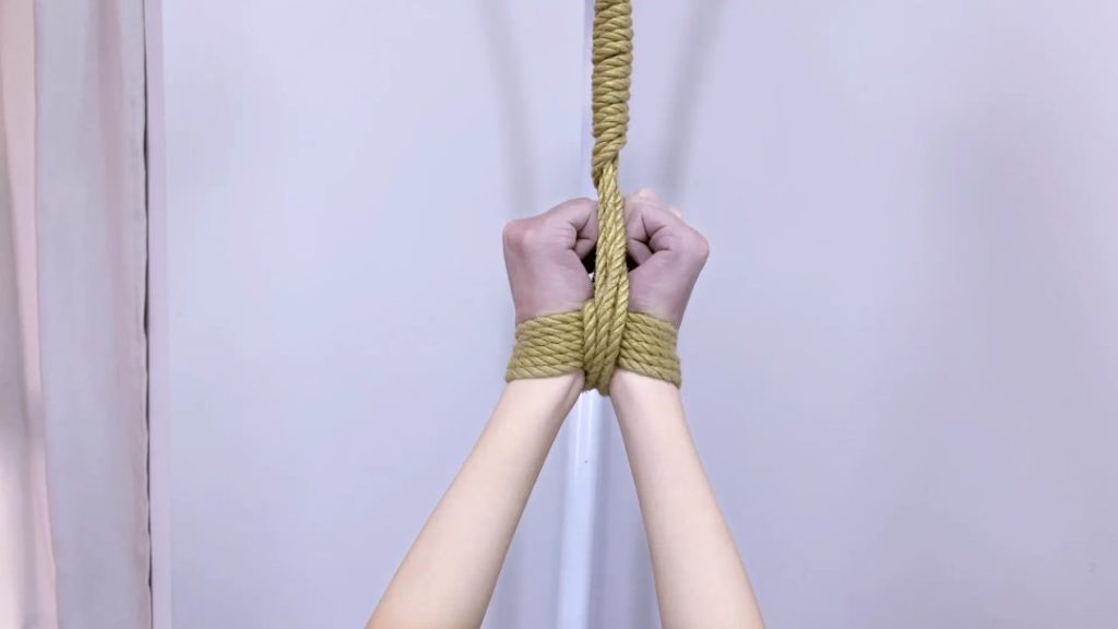 【嗷大喵】-《束缚挑战》-两小时史上最长,手腕吊缚,折腿膝盖跪立,拘束杆手脚束缚,脖子强制拉拽着,日式紧缚,强制开腿,强制抬头,站直就拽股绳 ...