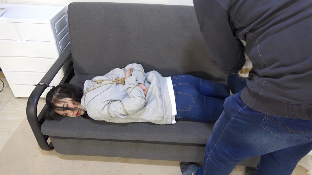 美女阿荣休闲运动装-8