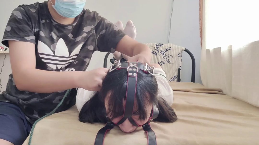 白丝妹妹雨凌 驷马tk 马具口球堵嘴强制抬头 sp-5