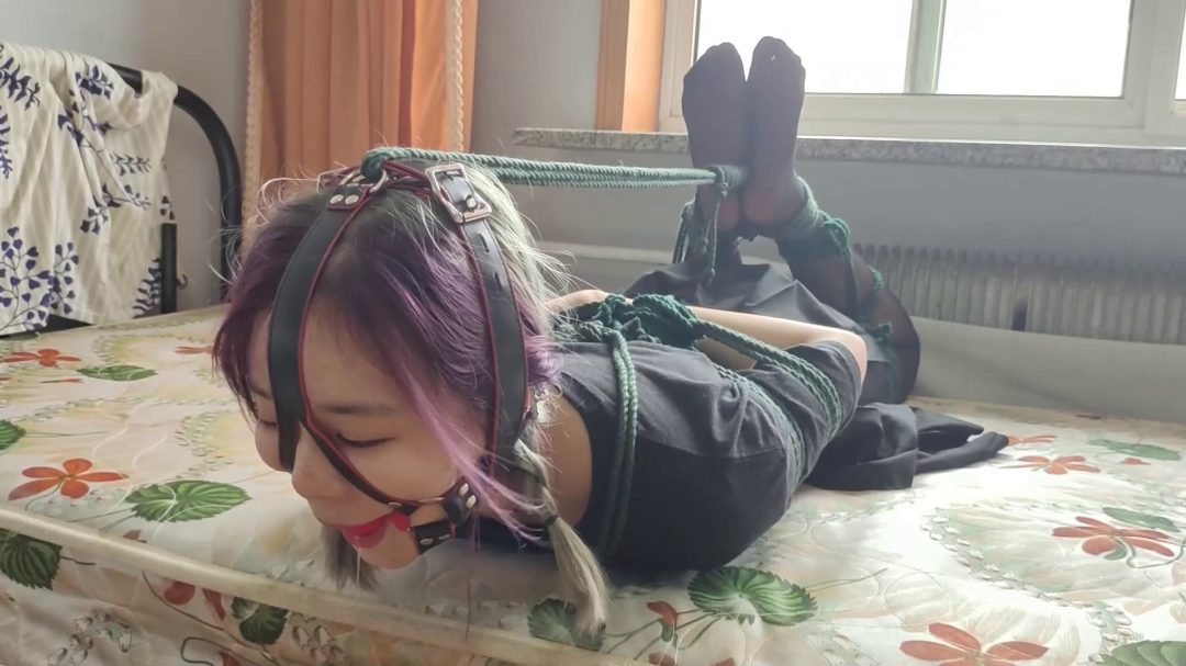 月潇 黑丝超紧驷马放置流口水堵嘴-5