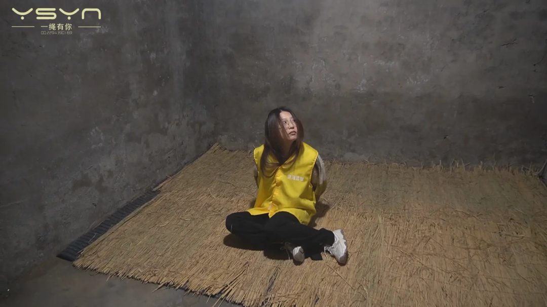 女贩林悦被围捕押进所里拍照留档审讯宣判五花大绑押赴刑场结束了罪恶的一生-6