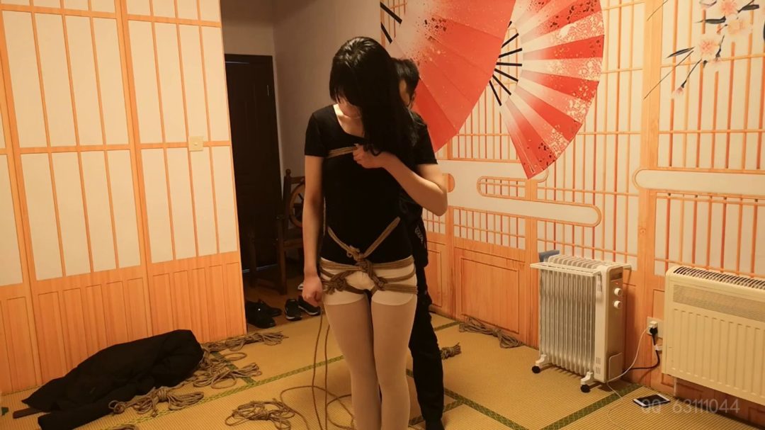 杨蕊 黑色体操服 驷马 单腿倒立悬吊-5