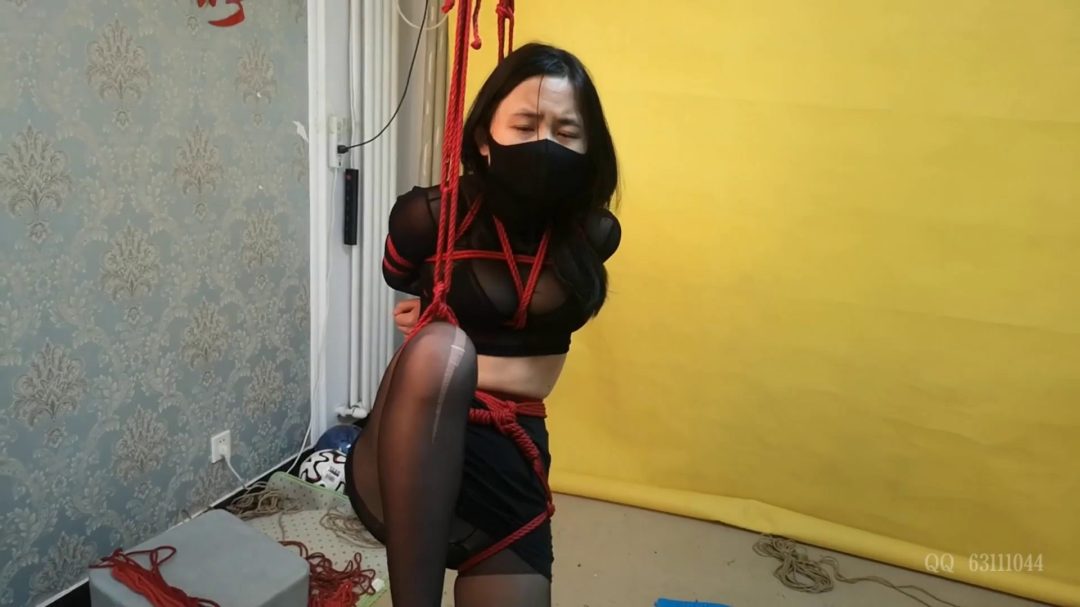 凌宇哭泣的指压版酷刑 磨破黑丝-8