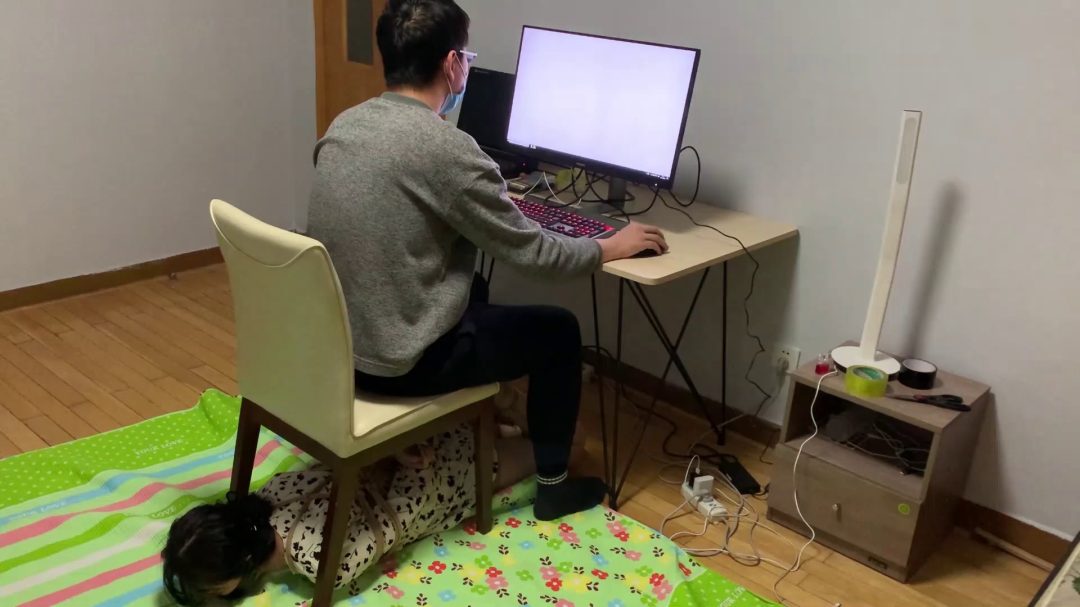 牙牙小裙肉丝超紧分腿驷马椅下放置-6