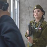 【谍影姐妹】姐妹花执行任务被特务逮捕抓进刑房绑在X架双手吊起鞭打老虎凳打挠脚心