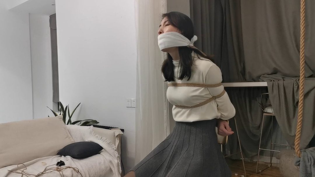 定拍莞尔OL装黑丝多种方式堵嘴-7