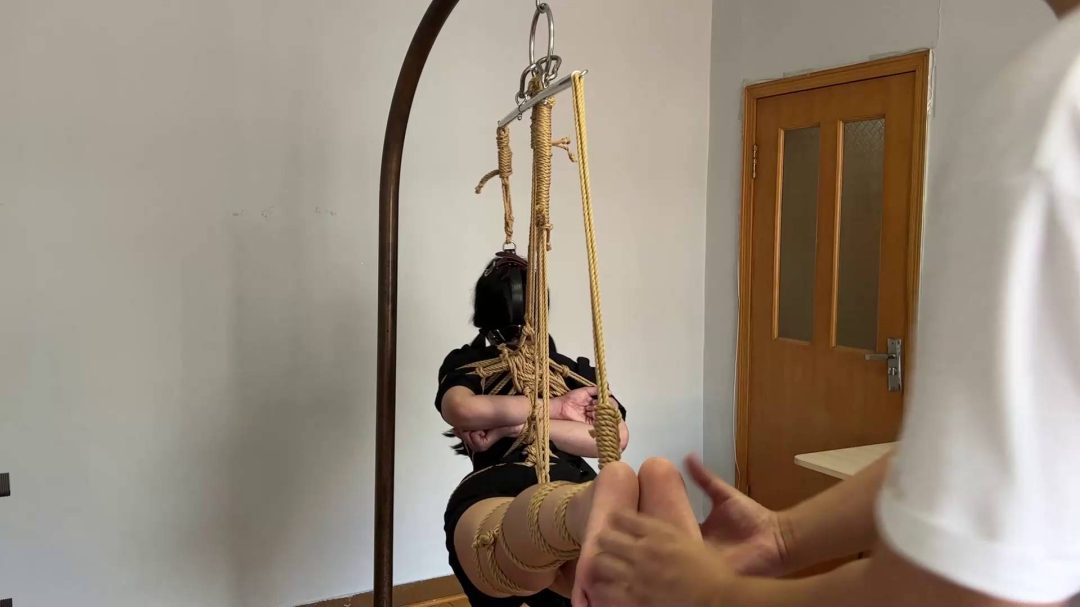 欣妍海盗船吊缚试玩，紧蛇缚TK-6