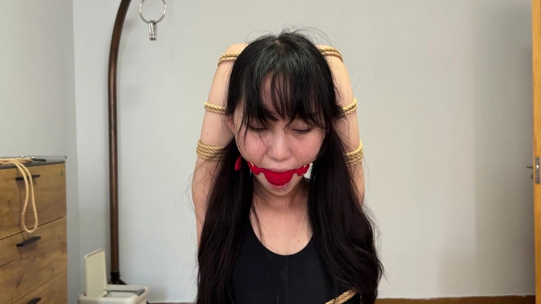 泳装超紧驷马裸足驷马TKSP堵嘴挣扎玩弄-4