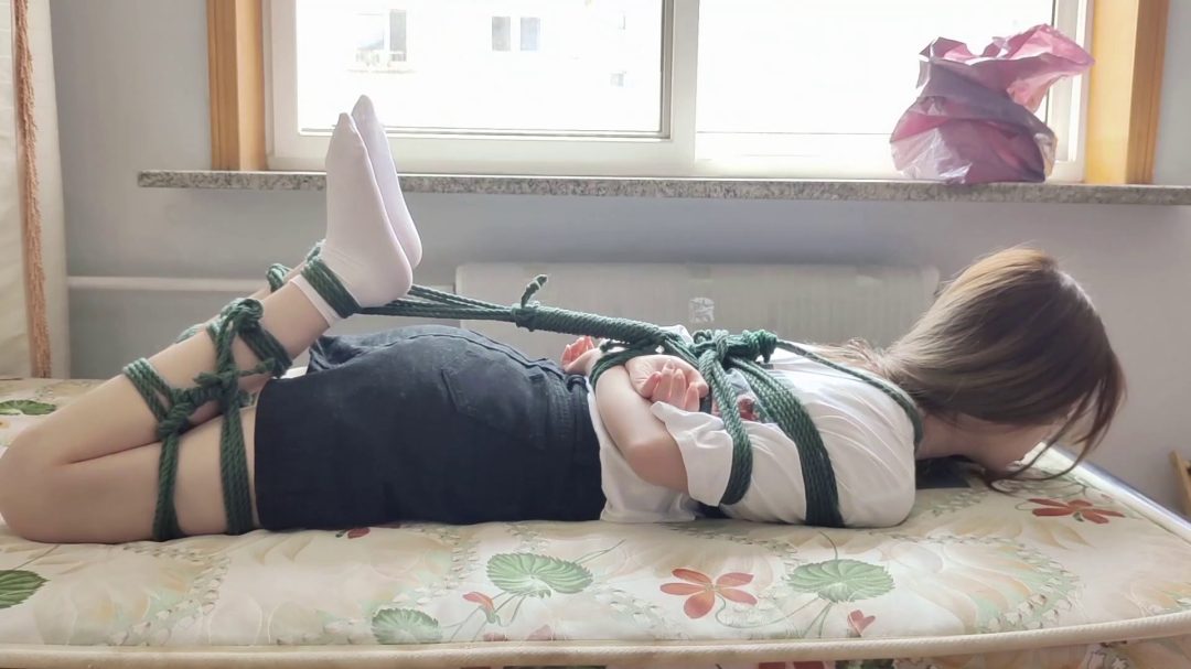 丹丹的超紧驷马初绑放置，肤白貌美，模特身材-6