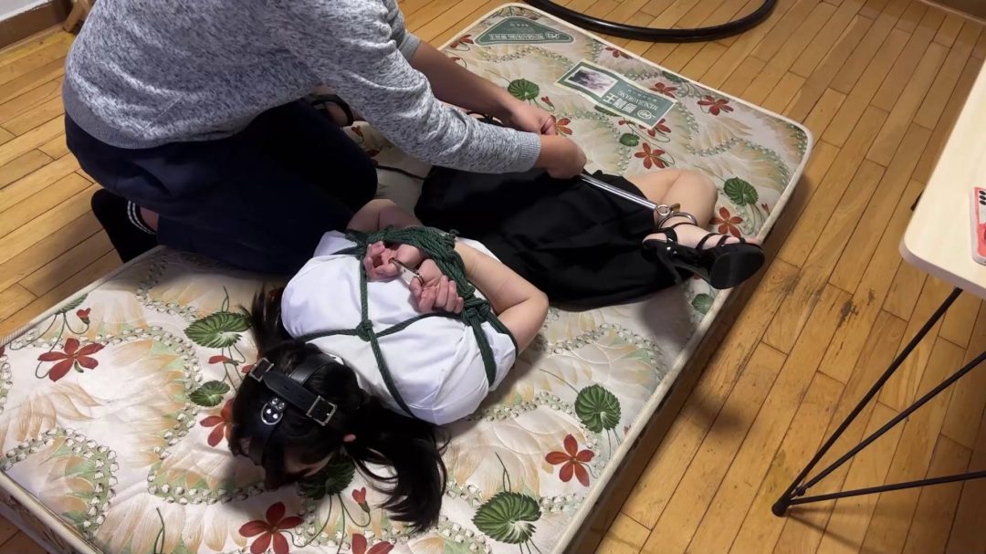 大长腿炮架驷马 行刑式捆绑-3