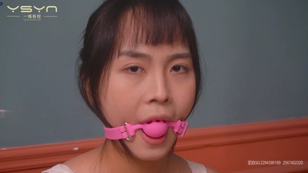 女孩被执行注射死刑躺在床上灵魂出窍来到阴曹地府再次被戴口球五花直臂后手观音-5