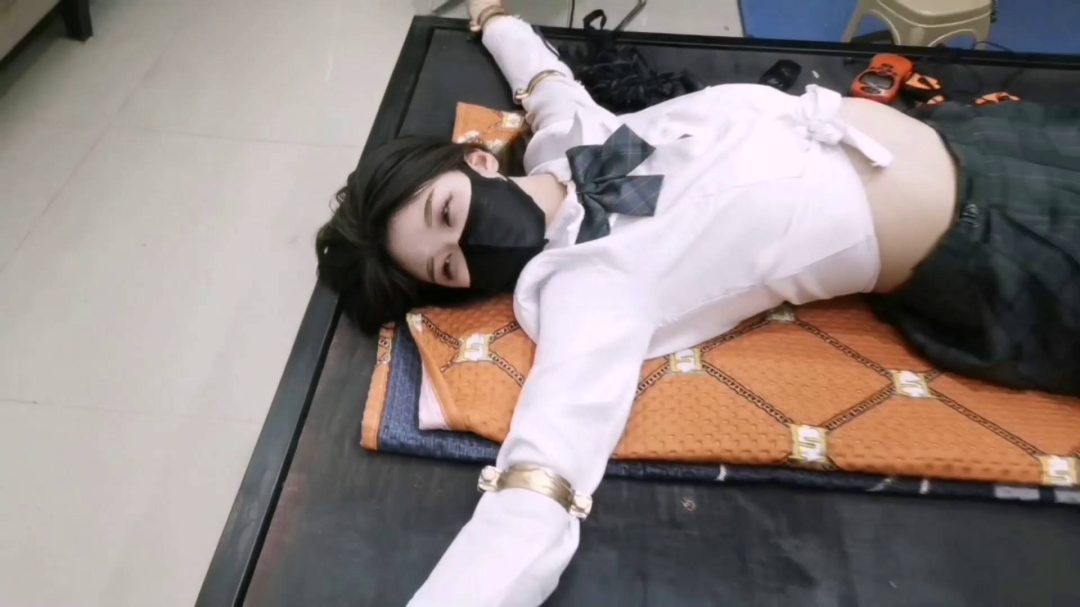 大长腿一娇终于从模特转化为乖女努了-1