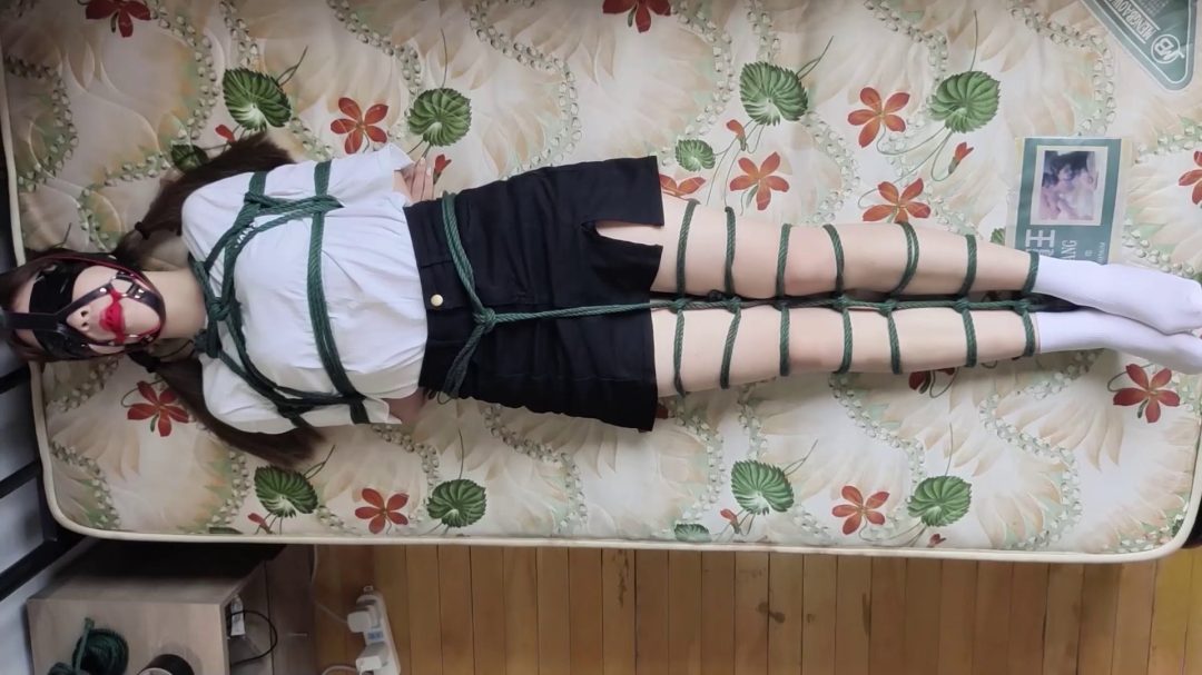 假装外出的弃置实验，大长腿丹丹蛇缚，口球堵嘴真实求救-4