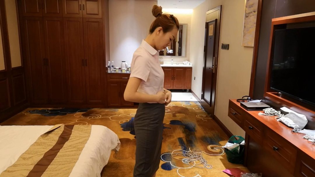 诺米 直臂的白领-1