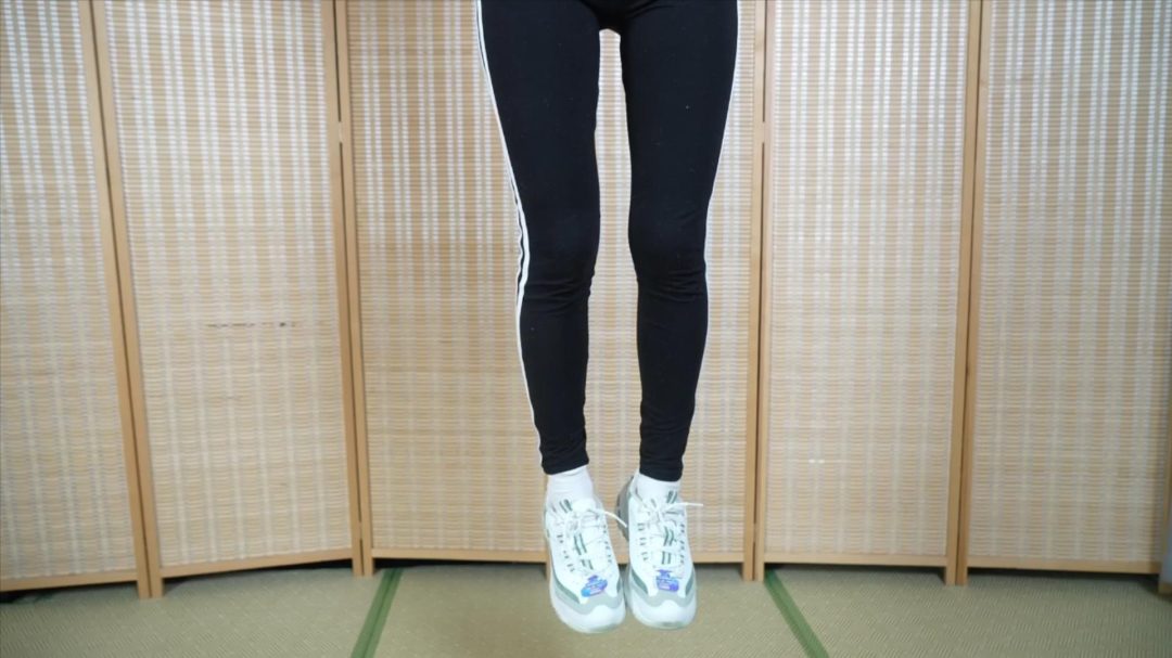 嗷嗷-运动服，多场景折磨虐待，电击掰腿不停-12