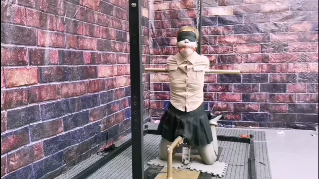 悦儿五花大绑勒脖子放置-3