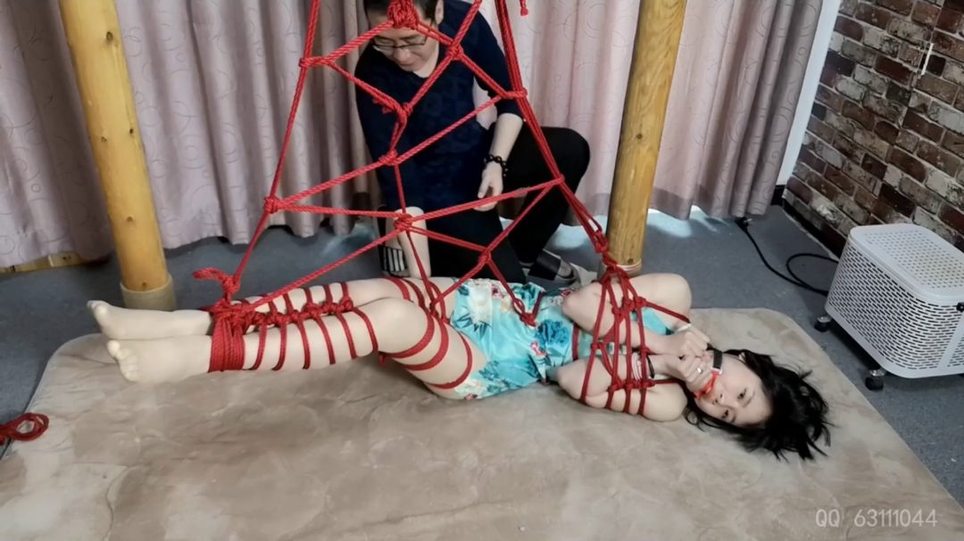 不易绳师作品 小学妹诗园 红绳编制的绳网-6