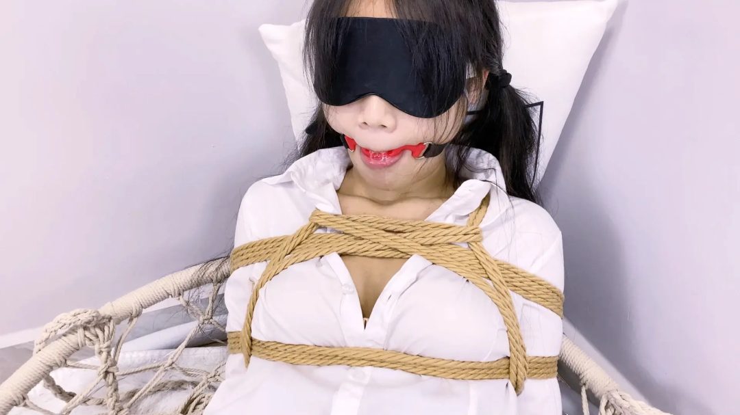 《路崽子历险记》--jk制服挑战脱缚+欧式直臂紧缚+胸缚+分腿蟹缚+鸭子坐-11