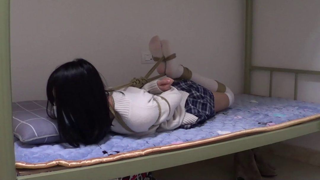 红豆 简单粗暴的 白丝JK 驷马挣扎-6