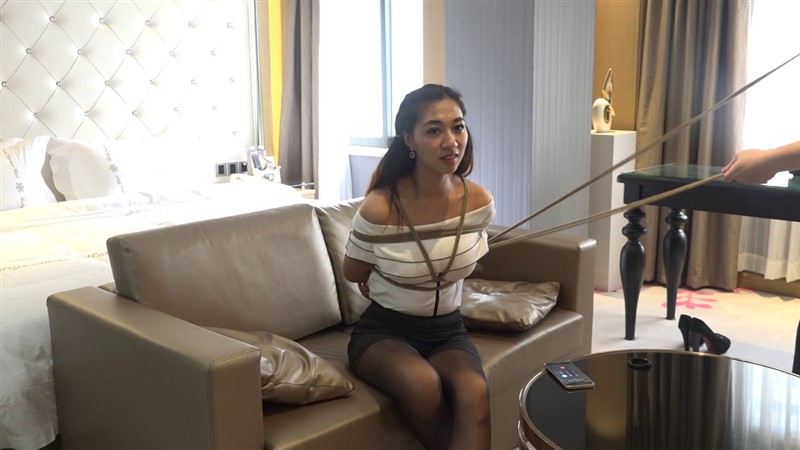 1米8黑丝美女 首次被捆绑！虐-3