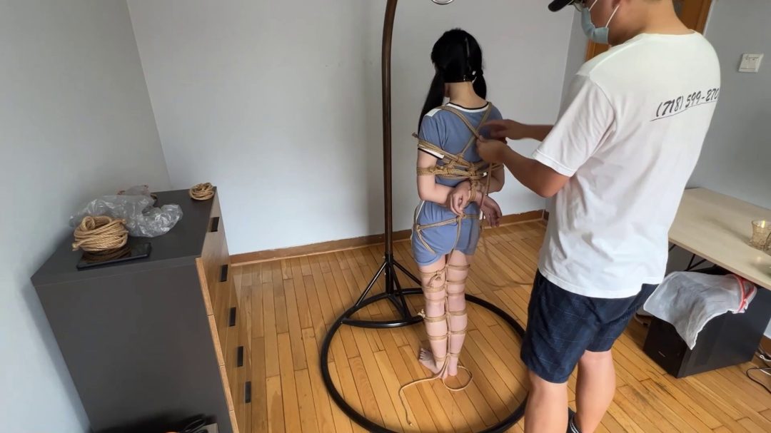 史上怕痒的妹子，超级吊缚严厉堵嘴-2