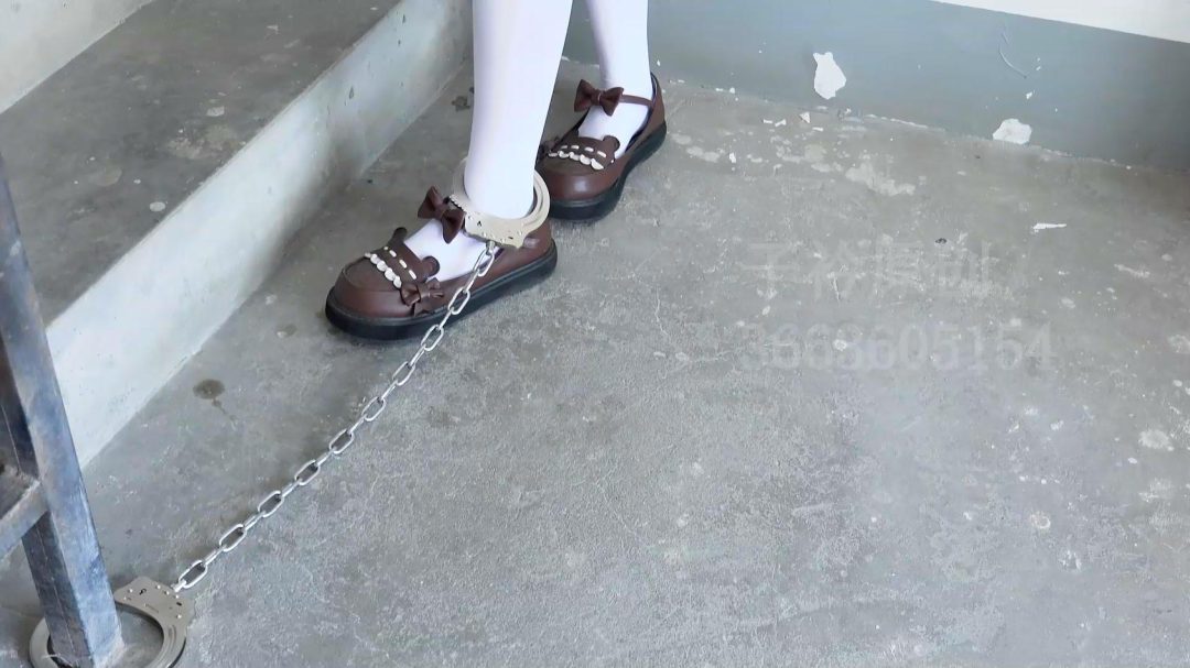 五花口球脚镣楼道放置-3