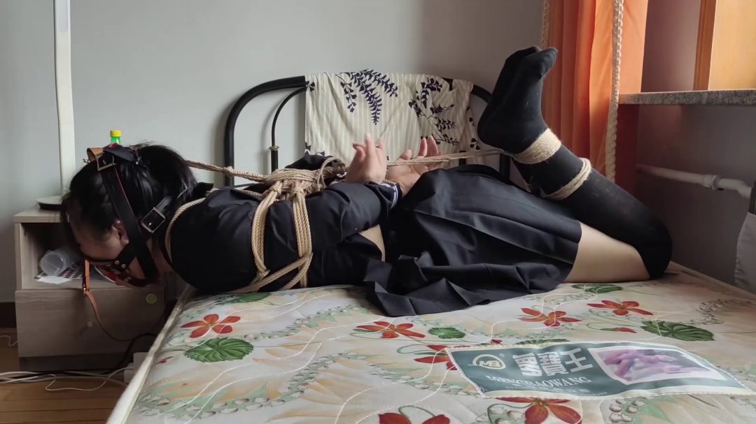 jk真真 驷马椅下弃置 堵嘴 口水-6