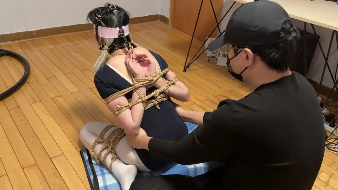 约绑素人妹妹，白丝超紧后手观音 堵嘴，tk挠痒-1