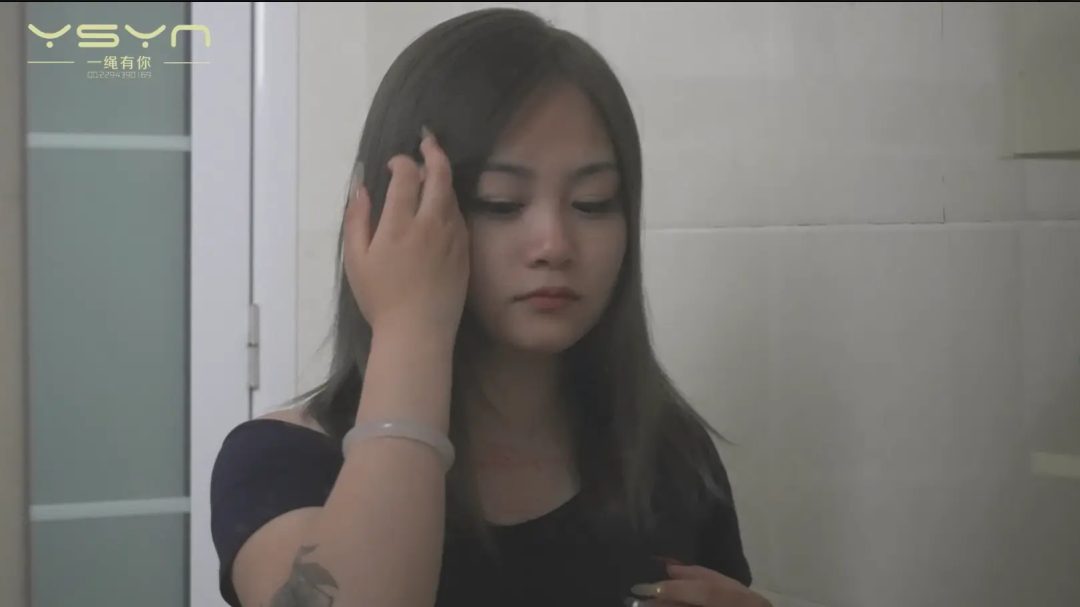 【神秘的消失】漂亮的大眼睛女孩被捂晕装麻袋转晕要吐直臂未果五花团缚龟甲敷-5