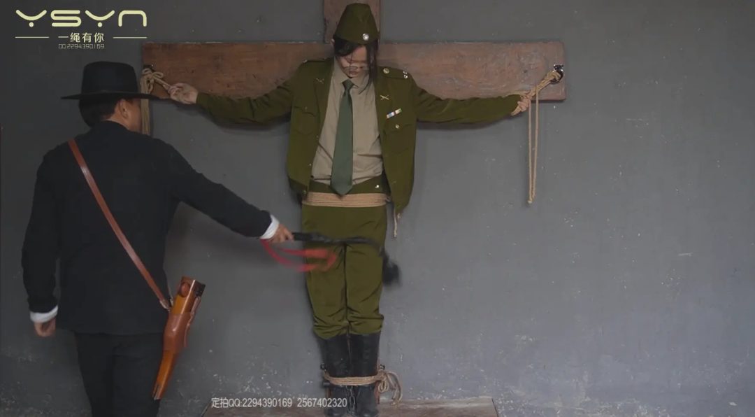 【军统之花的劫难】高手缚 中式五花 日式反绑 老虎凳 职业 手铐脚铐 脚镣 十字架 挠痒 木桩 皮鞭 棉袜 长筒靴 鞭打-12