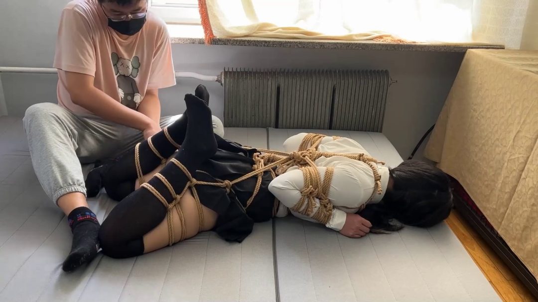 jk妹子小雯极限蟹缚驷马-4