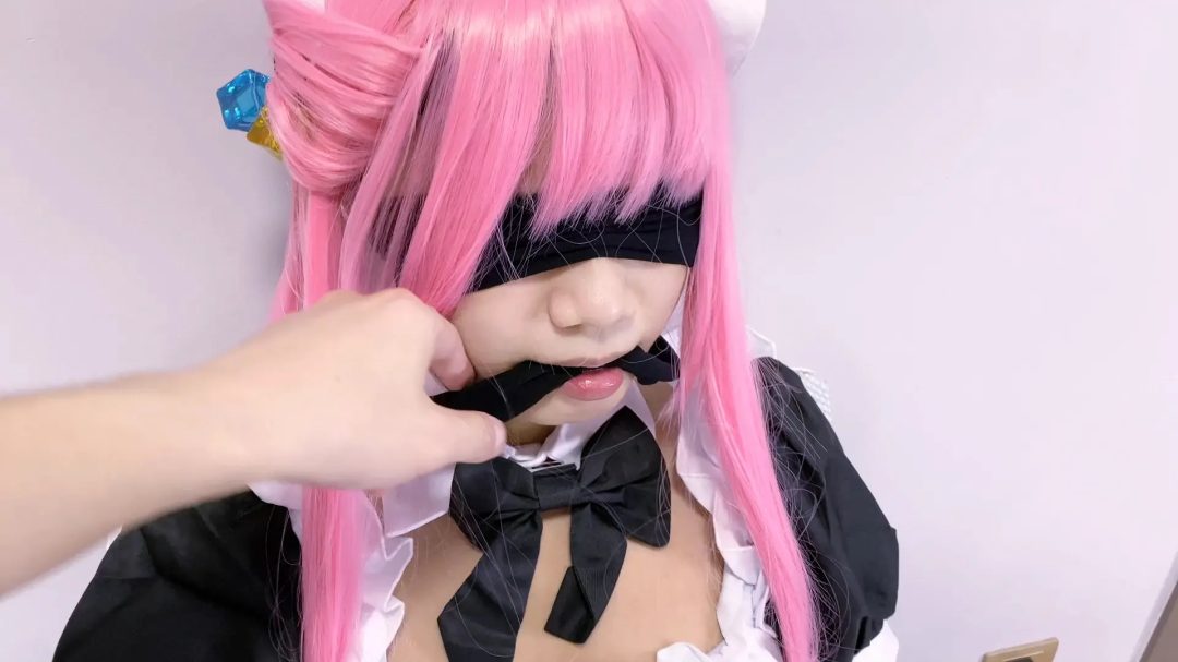 《路崽子历险记》-后藤一里cos+被双手双脚分别捆在椅子扶手的凳脚上+丝袜蒙眼+丝袜堵嘴再勒嘴+放置挣扎等等-6