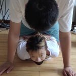 露思驷马放置少女受缚