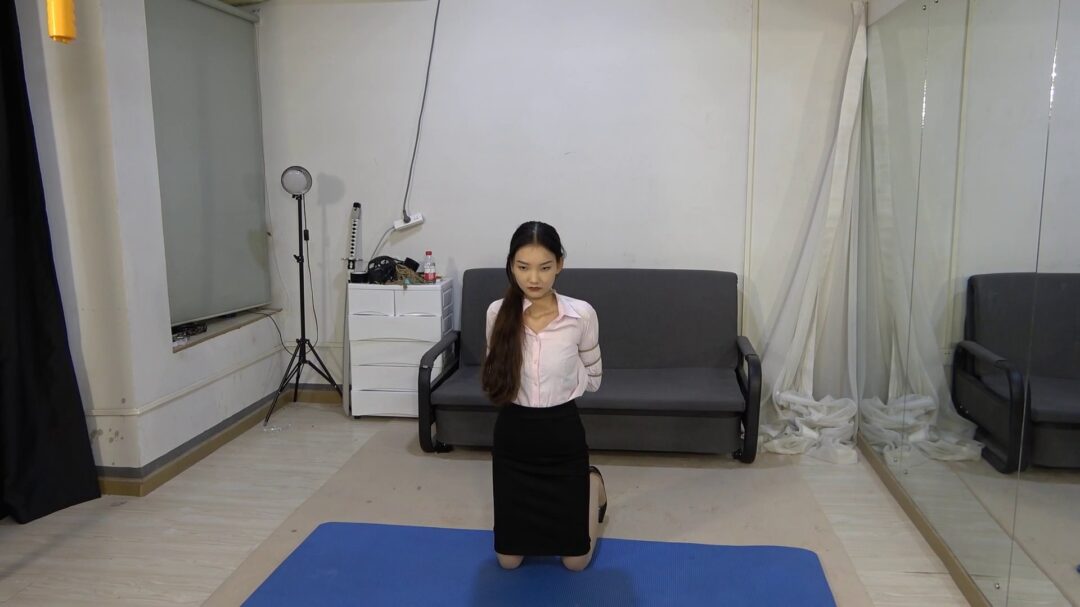 定拍美女模特果果手铐脚镣-3