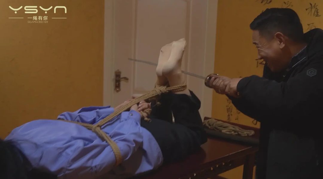 女花上门调查惨遭歹徒背后一击 高手缚 中式五花 驷马 挠痒-11