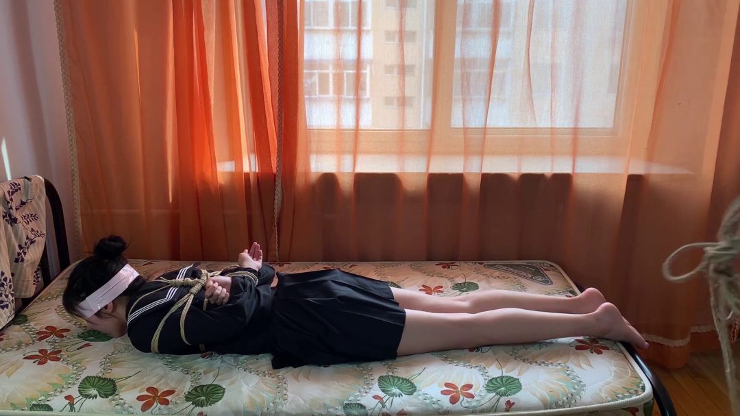 糖糖大长腿裸足驷马受缚-5