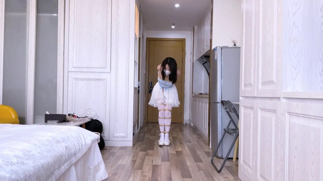 《驯服之路》-裹胸网纱裙被超紧螃蟹直臂,胸缚,股绳,严密超紧多节并腿捆蛇缚,口球,跳走-9