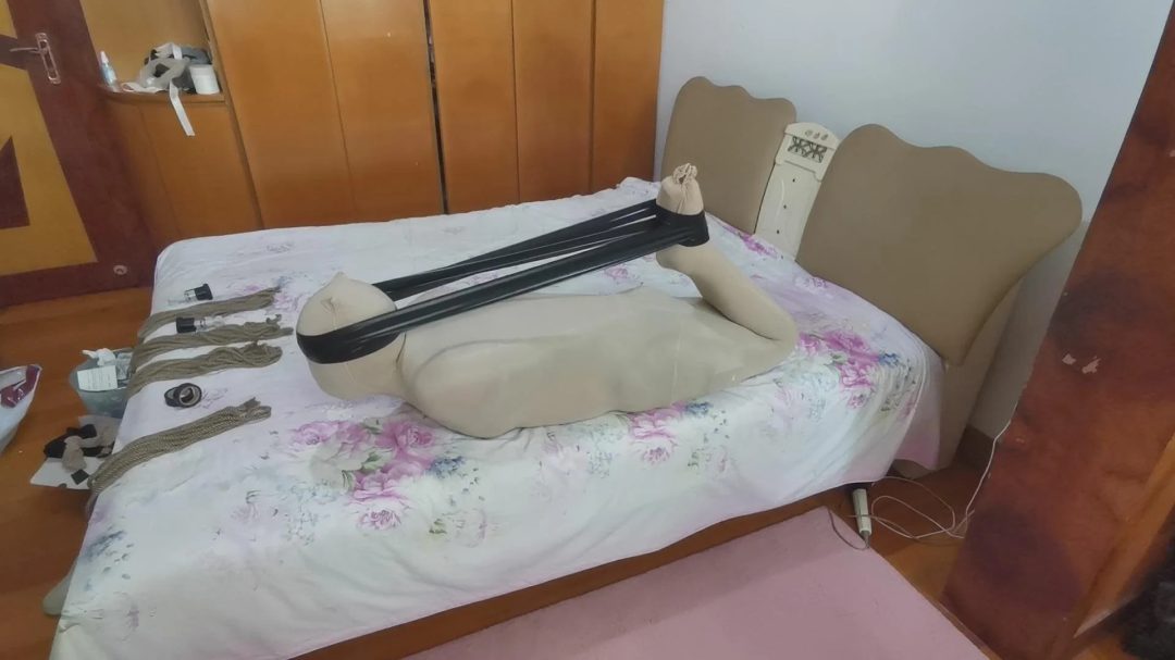 多层丝包极限拉扯弓形驷马、强行固定强制、负压泵+电击、蹂躏到虚脱-4