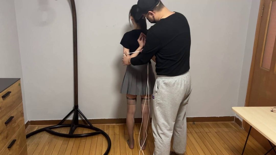 舞蹈妹子 捆绑脱困 后手观音驷马蛇缚挣扎-1