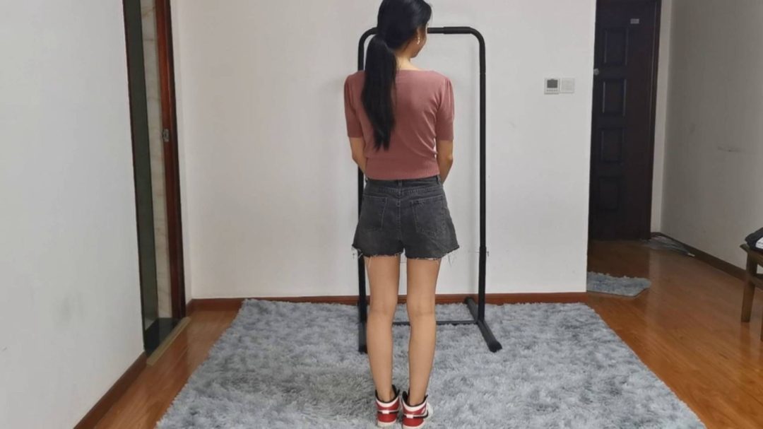 青青热裤驷马，好看的女孩怎么绑都好看-1